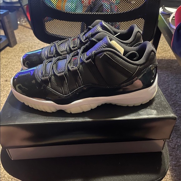 Air Jordan 11 72-10 Low - Picture 3 of 3